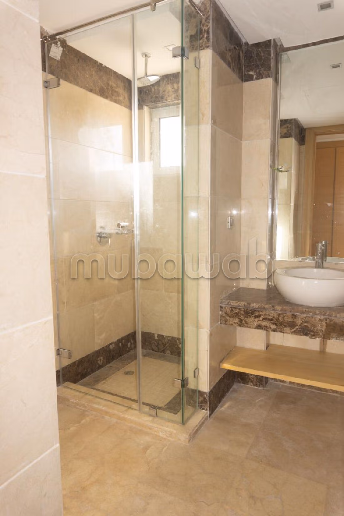 Villa de luxe à louer à Bouskoura. 5 pièces confortables. Places de parking et terrasse