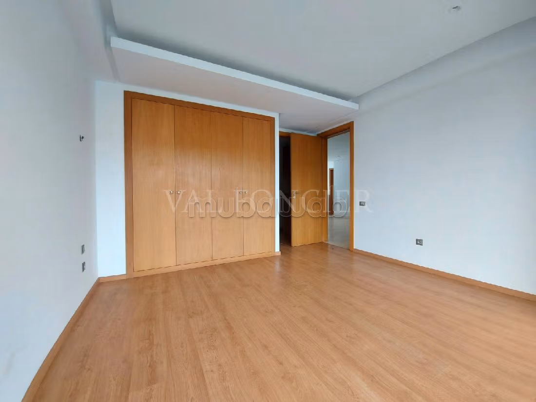 Location villa Neuve et Moderne 5 chambres 1130m2 Ain Diab, Casablanca