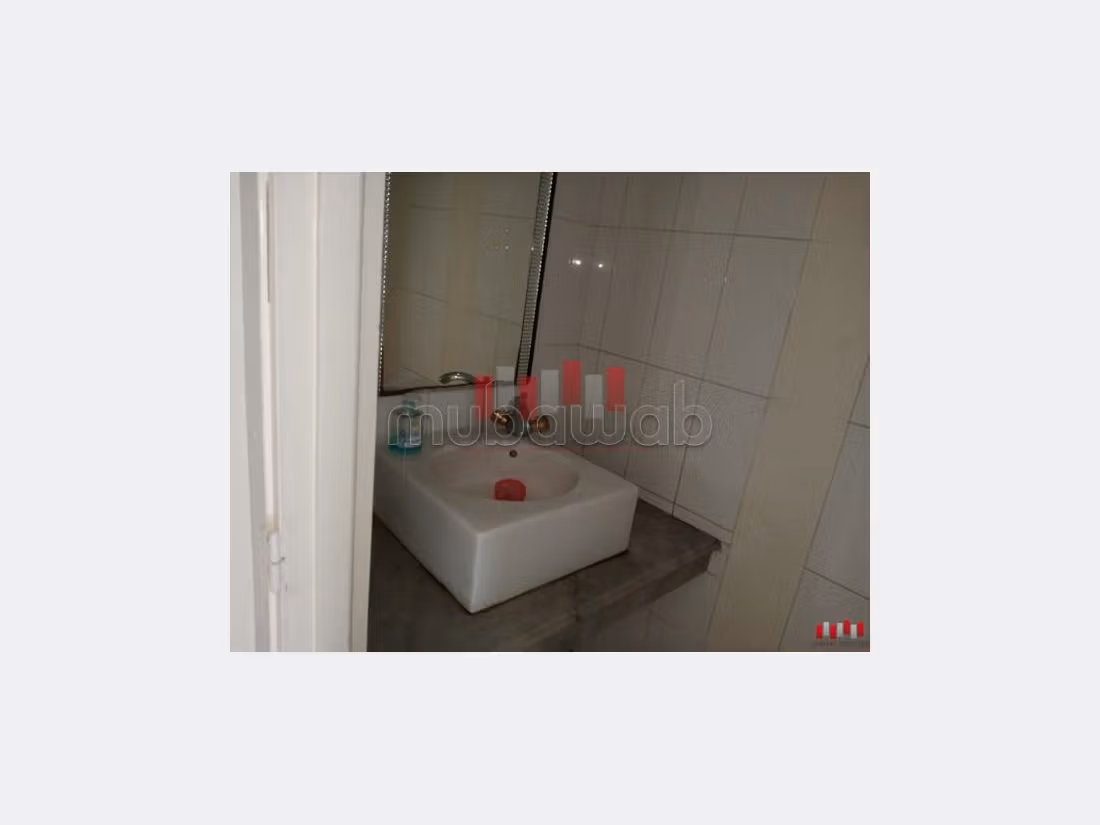 Rez de chaussée de villa à usage bureau de 300m2 à Californie accès indépendant