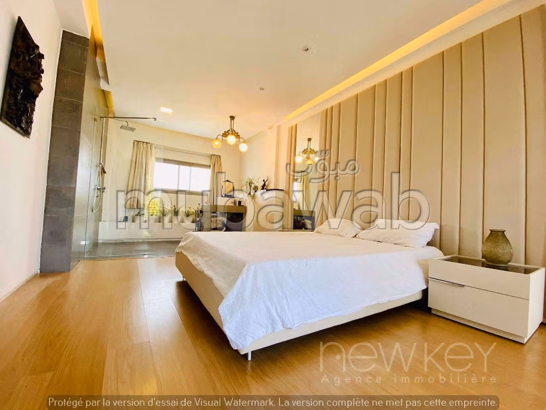 فيلا جميلة للكراء ب المرسى. 4 قطع كبيرة. شرفة جميلة وحديقة