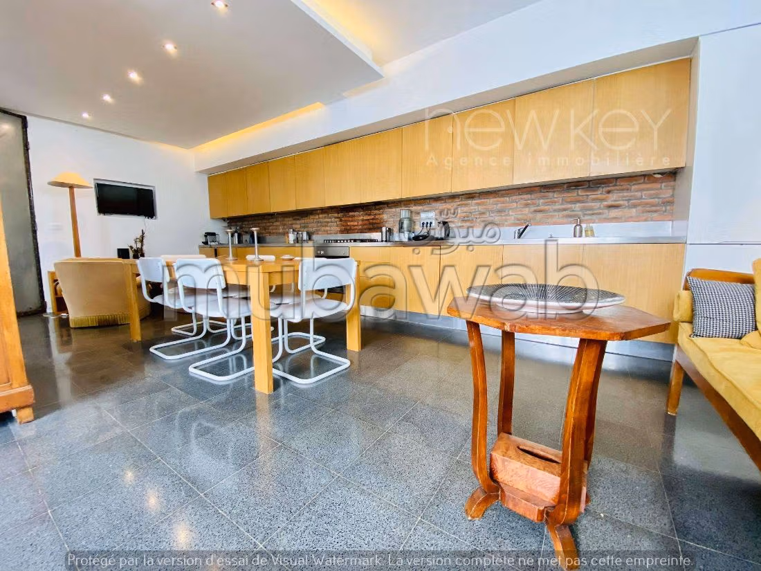 فيلا جميلة للكراء ب المرسى. 4 قطع كبيرة. شرفة جميلة وحديقة