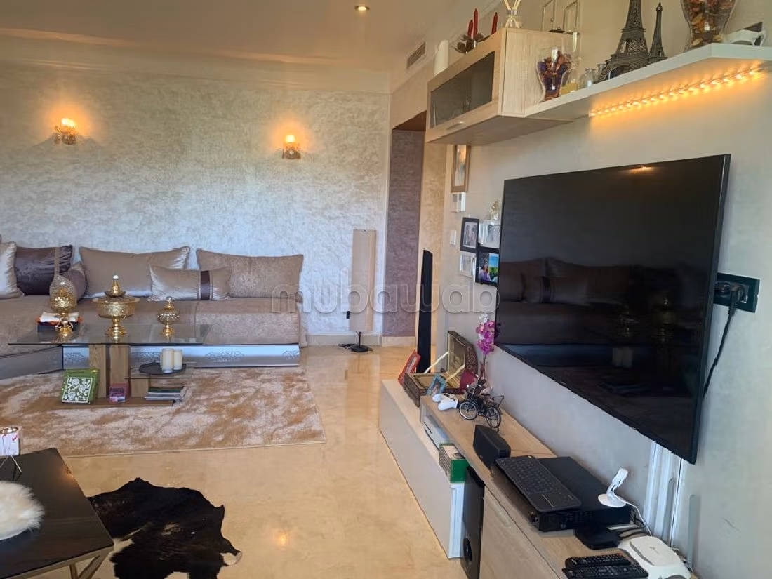 استئجار شقة ب المدينة الخضراء. 3 غرف رائعة. مفروشة