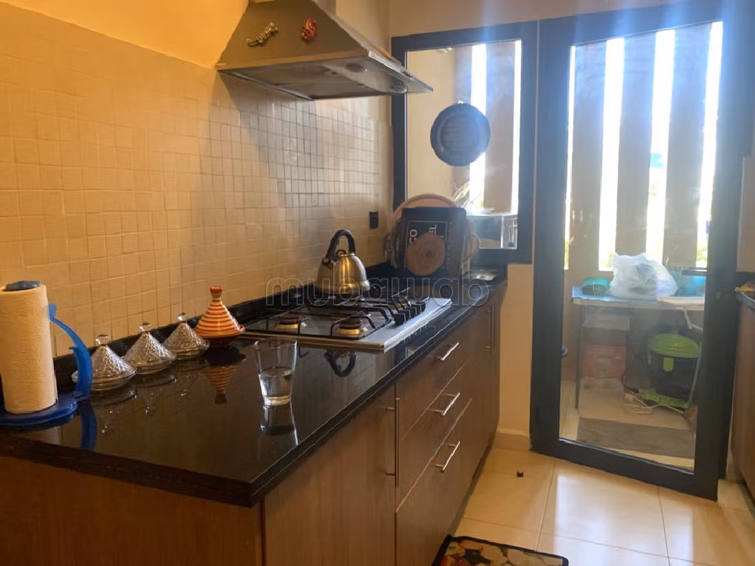 استئجار شقة ب المدينة الخضراء. 3 غرف رائعة. مفروشة