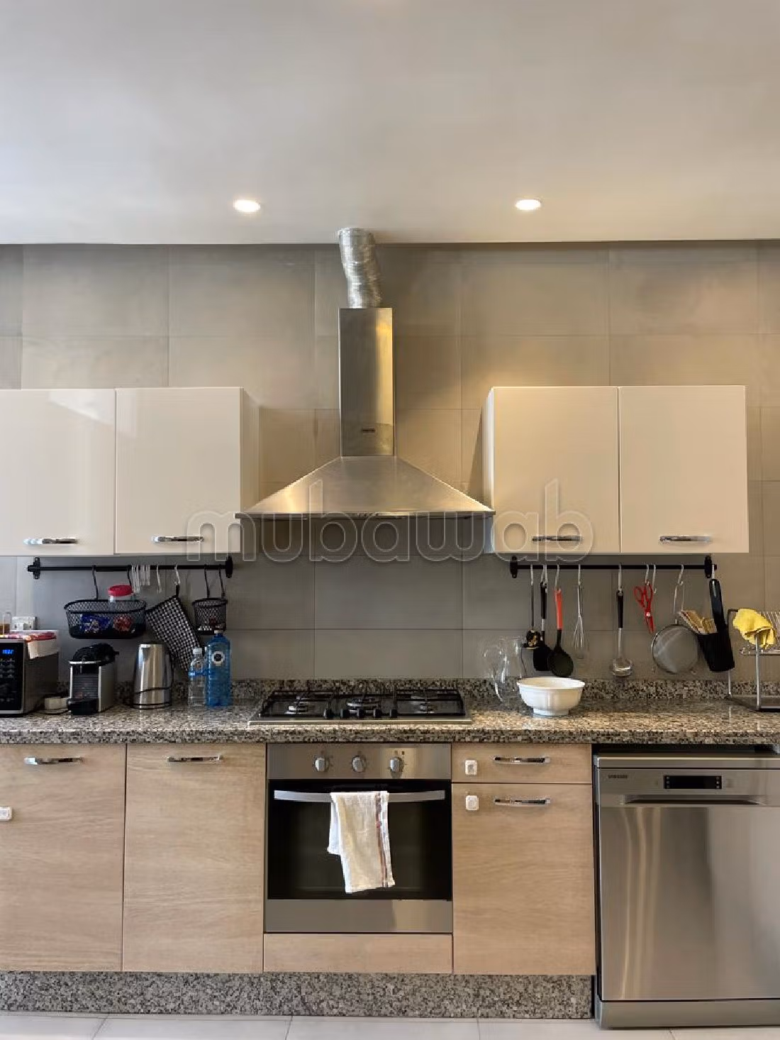 suntuosa casa en venta. 3 Dormitorio. Ventanas de doble acristalamiento y calefacción central.