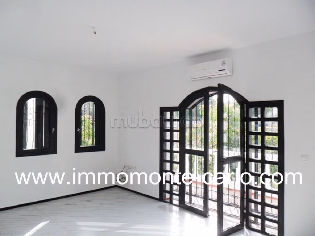 Superbe villa avec jardin à louer Hay Riad Rabat