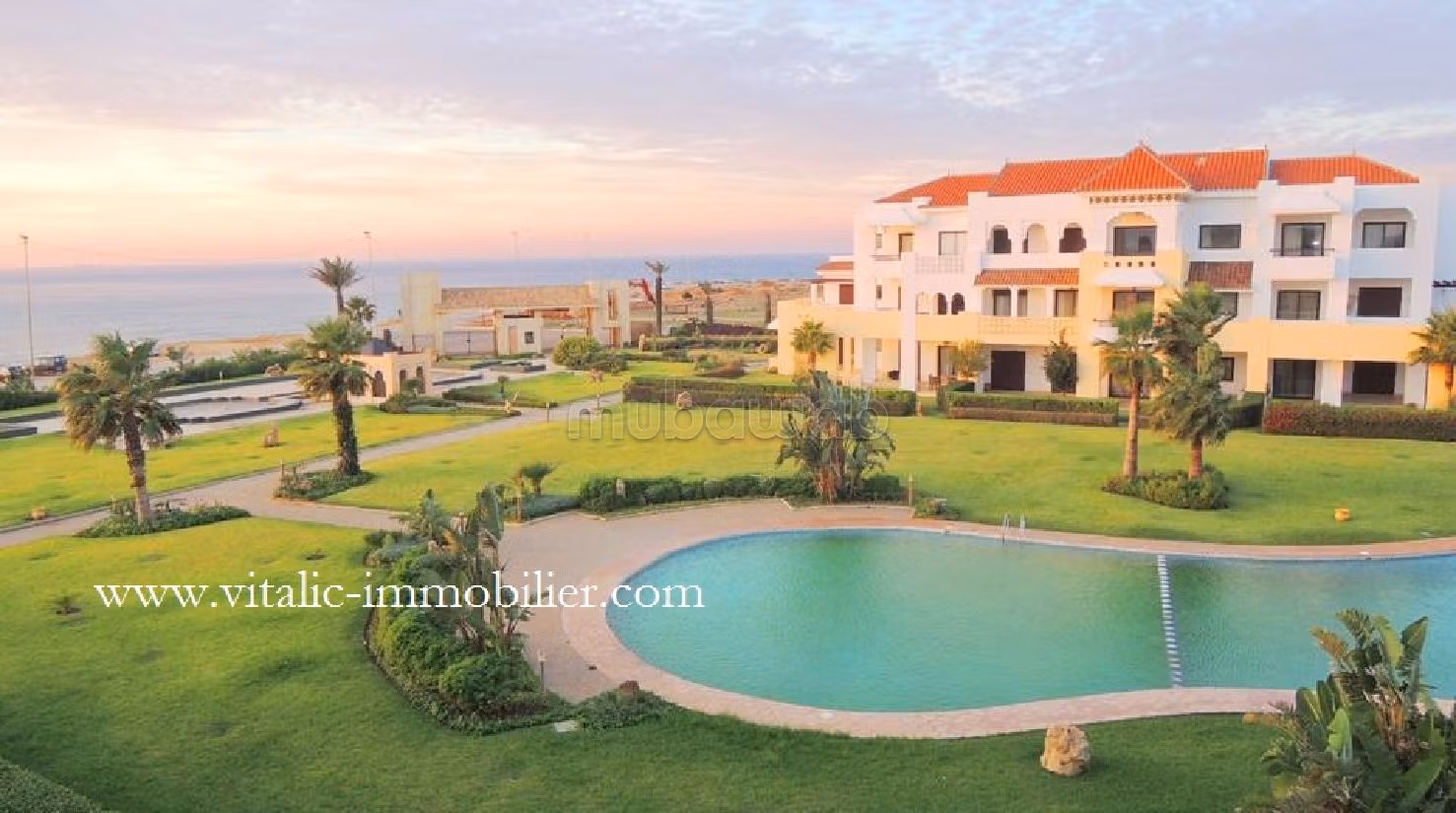 Appartementen om te kopen in Achakar. 4 Ruimtes. Garage en terras