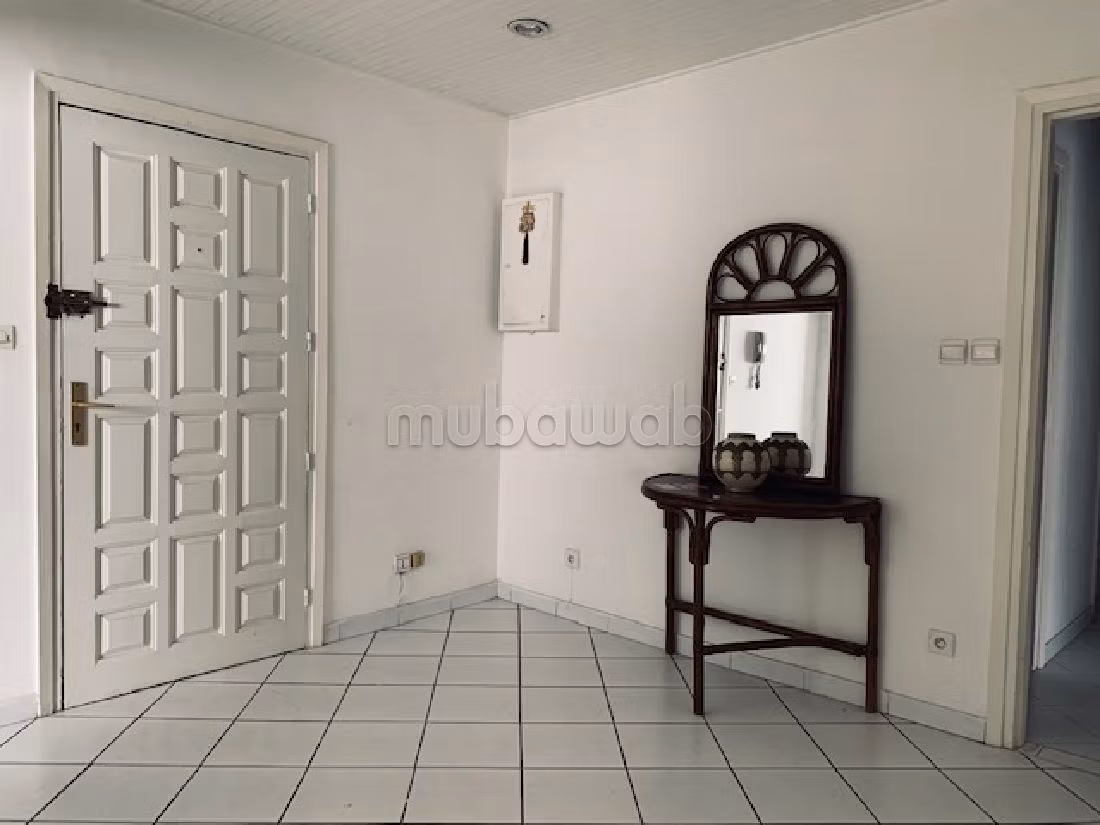 Oficinas en venta en Bourgogne Est. Área total 123 m². Con ascensor y terraza. 