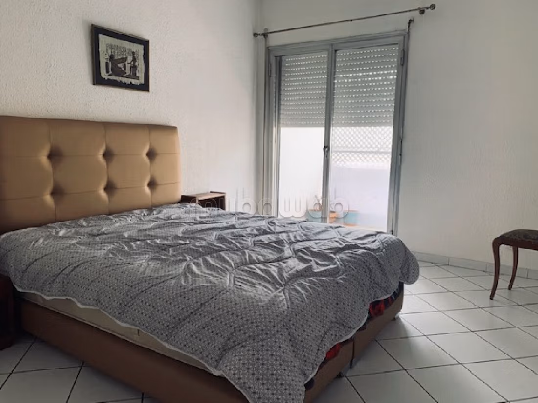 Oficinas en venta en Bourgogne Est. Área total 123 m². Con ascensor y terraza. 