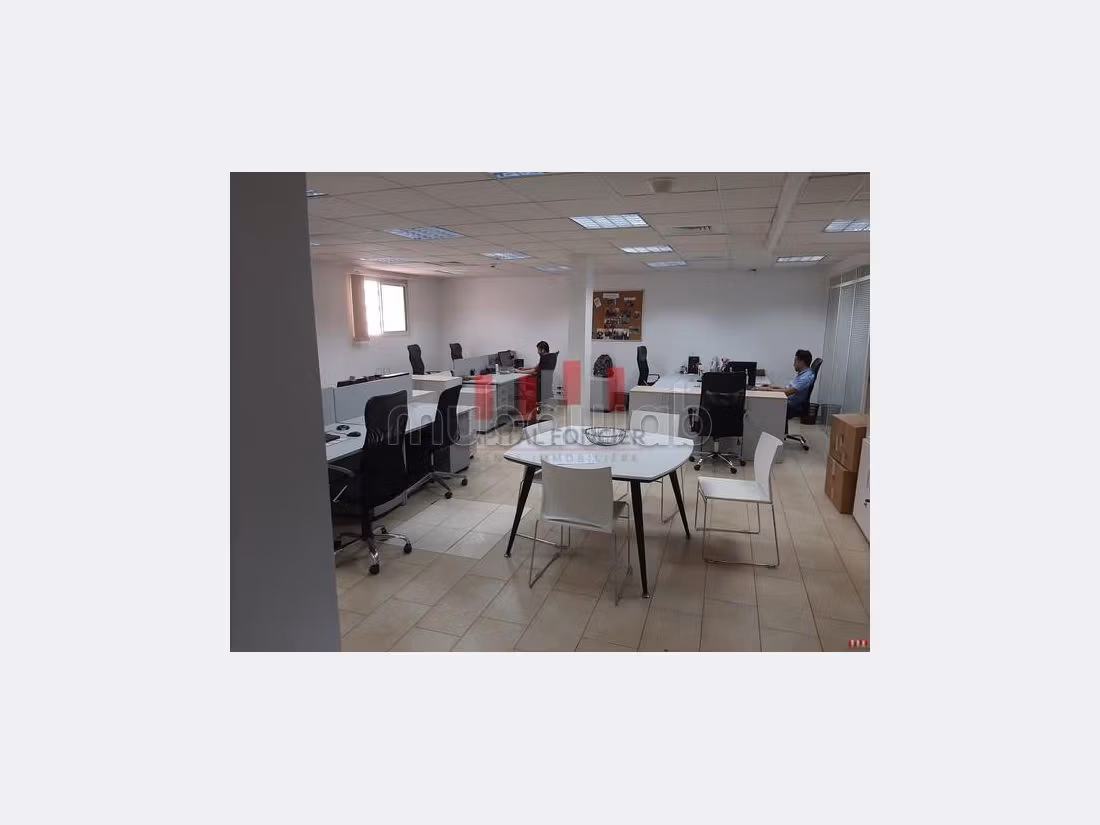 Villa Premium a usage commercial de 734 m2 au quartier CIL a la location