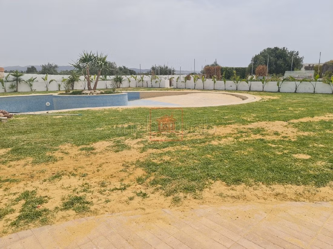 À vendre Villa de Maître Exceptionnelle à Hammamet