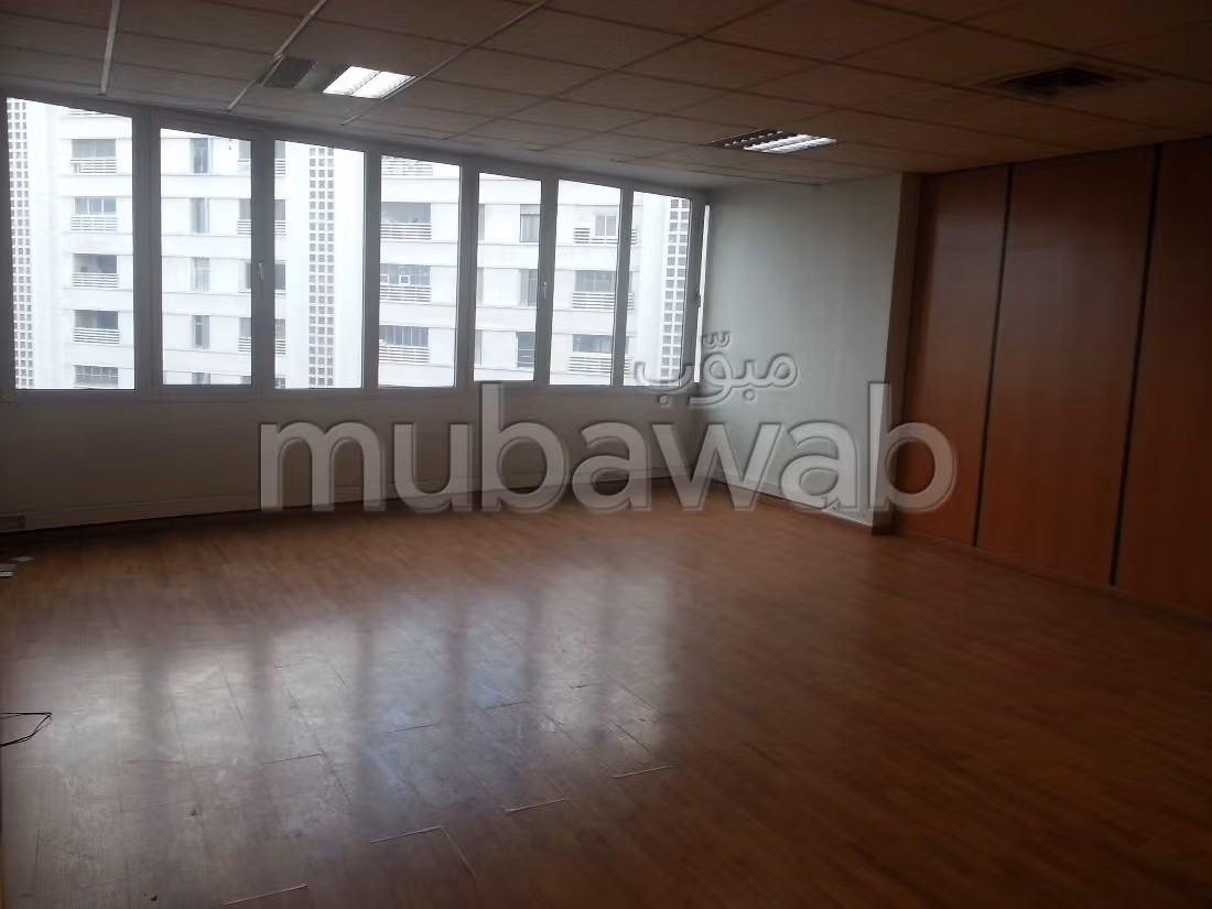 Plateau de Bureau LPB 134 de 405 m2 à MAARIF