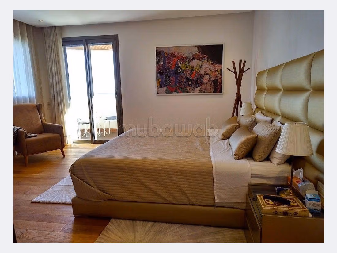 Piso en alquiler en Bourgogne Ouest. Pequeña superficie 181 m². Amueblado.