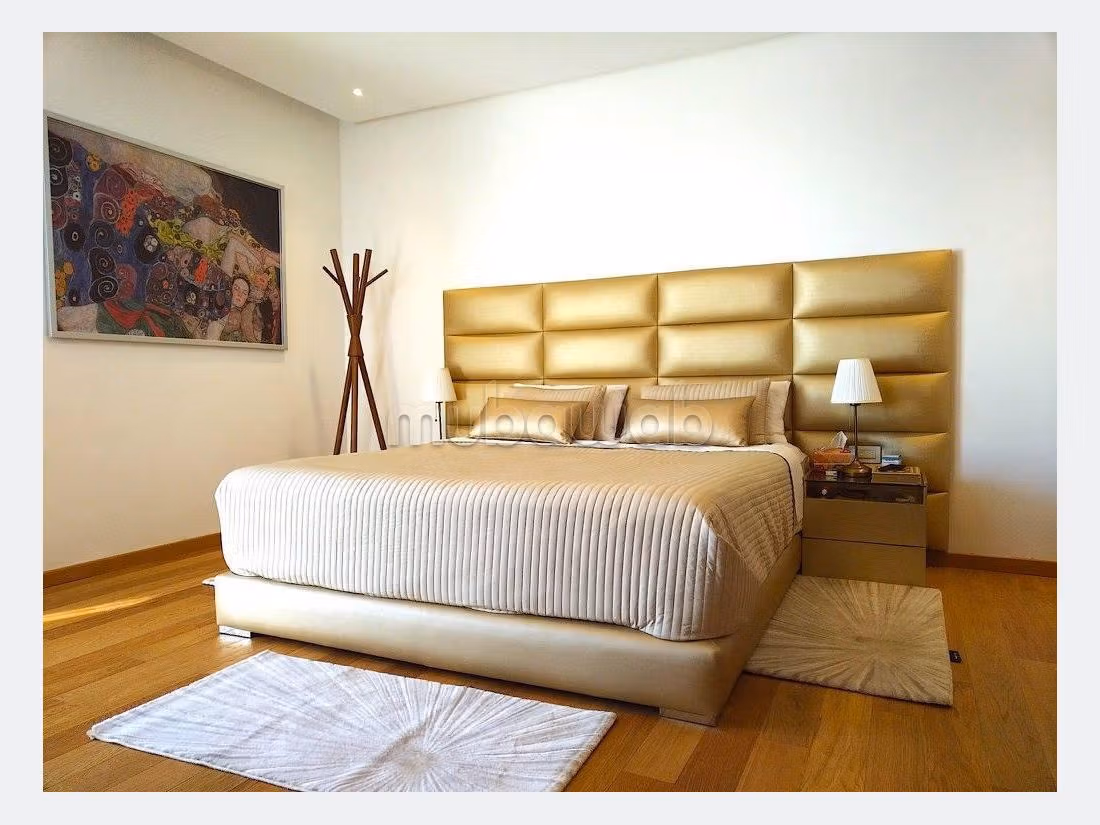 Piso en alquiler en Bourgogne Ouest. Pequeña superficie 181 m². Amueblado.