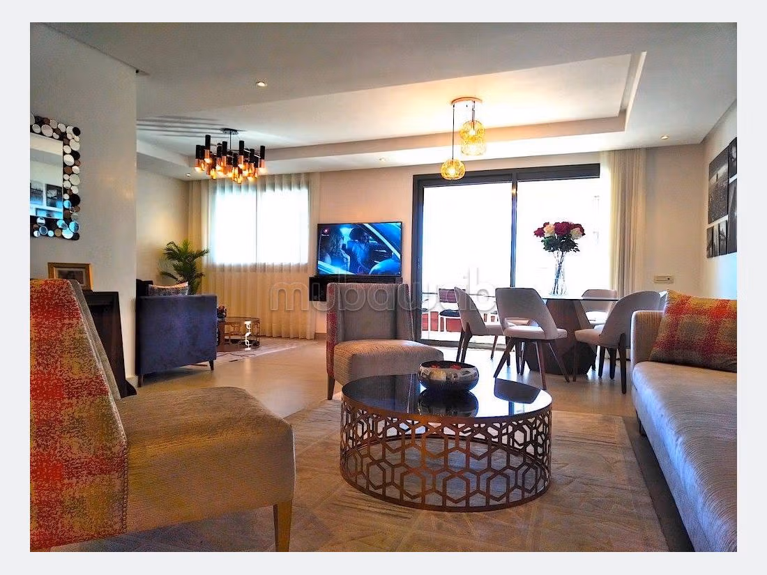 Piso en alquiler en Bourgogne Ouest. Pequeña superficie 181 m². Amueblado.