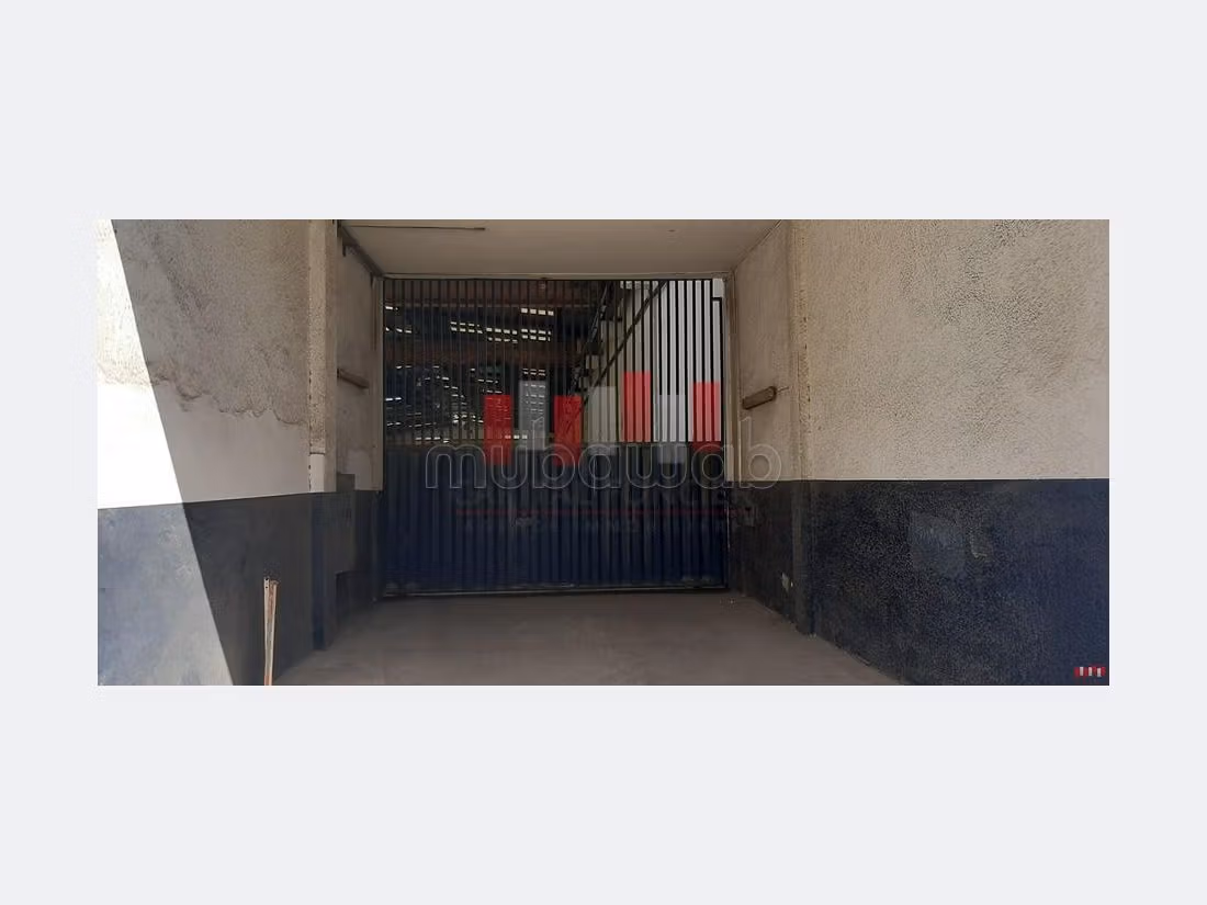 Oficinas y locales comerciales en alquiler en Zone Industrielle. Superficie 2000 m². 