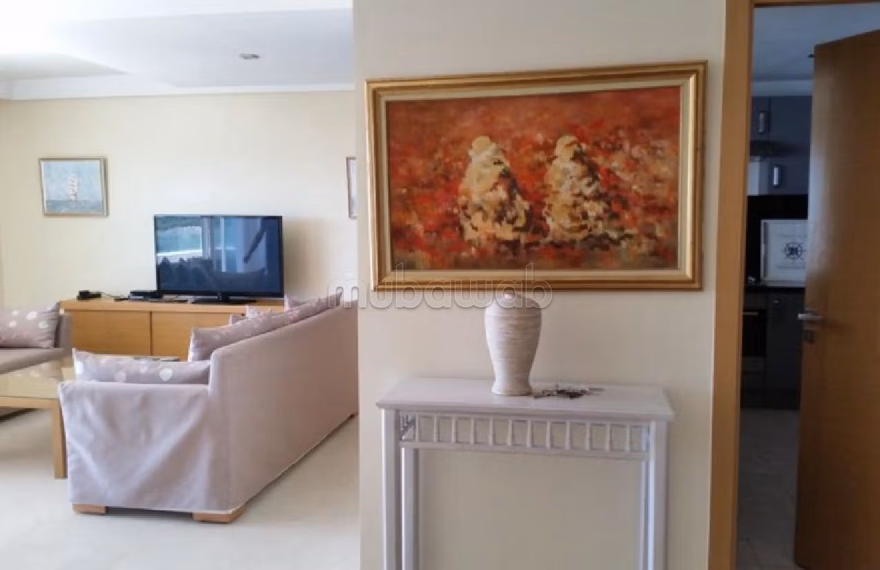 شقة للإيجار بملابطا. 3 قطع كبيرة. مفروشة