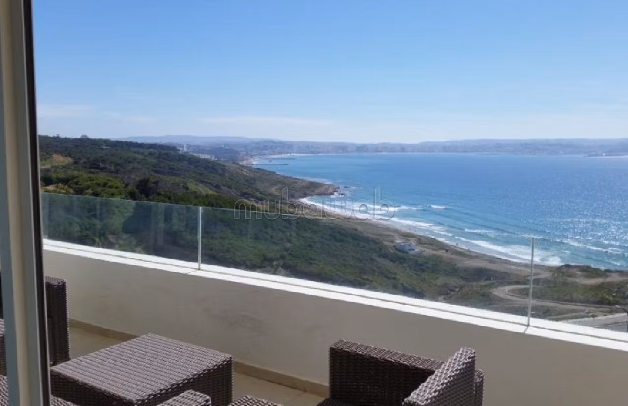 شقة للإيجار بملابطا. 3 قطع كبيرة. مفروشة