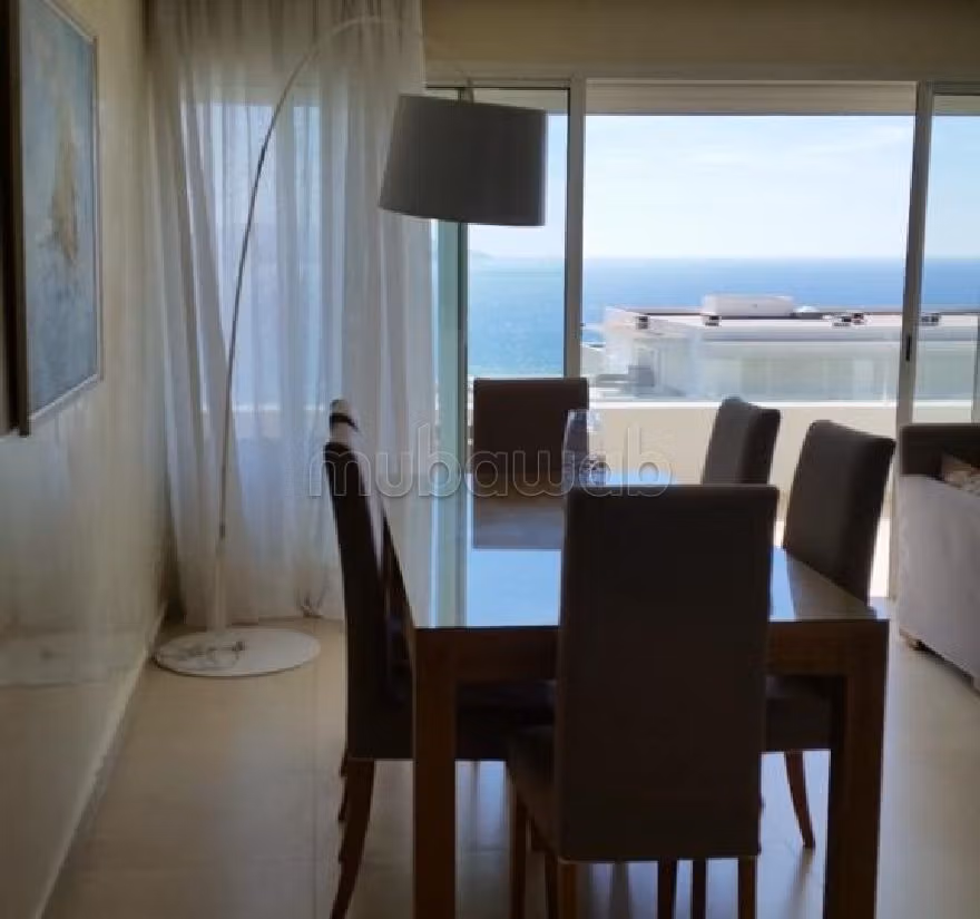 شقة للإيجار بملابطا. 3 قطع كبيرة. مفروشة