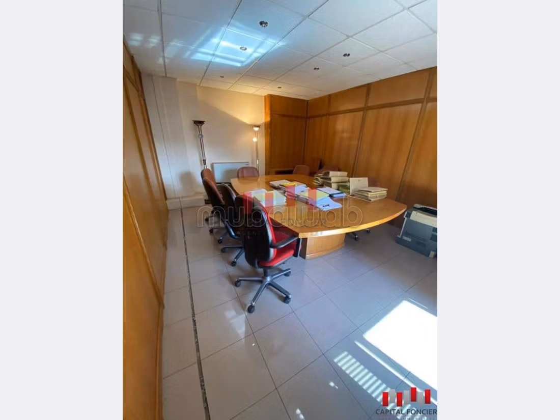 Plateau de bureau premium de 240 m2 a espace porte anfa quartier anfa a la location