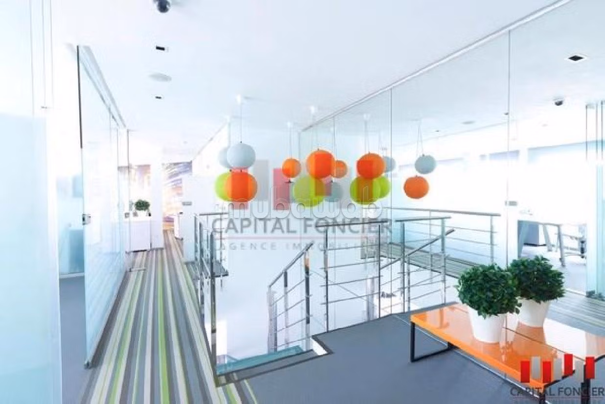 Offices for rent. Surface area 300 m². Air conditioning system. 