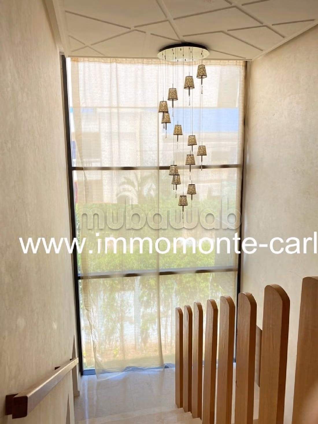 Lujosa villa en alquiler. Área total 400 m². Bien amueblado