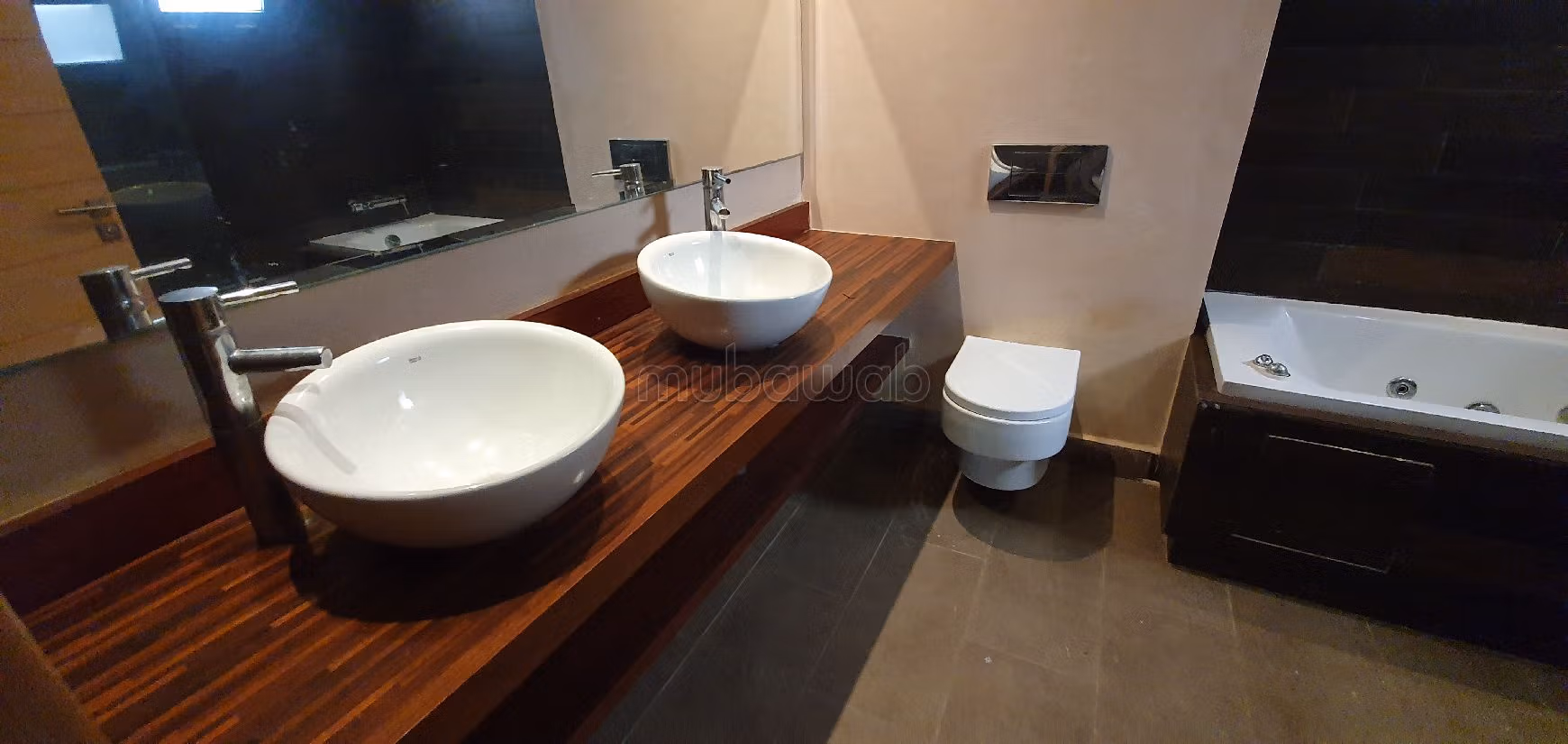 Villa's en luxe woningen te huur in Ain Diab Extension. 4 Slaapkamers. Uitzicht op zee, verwarming. 
