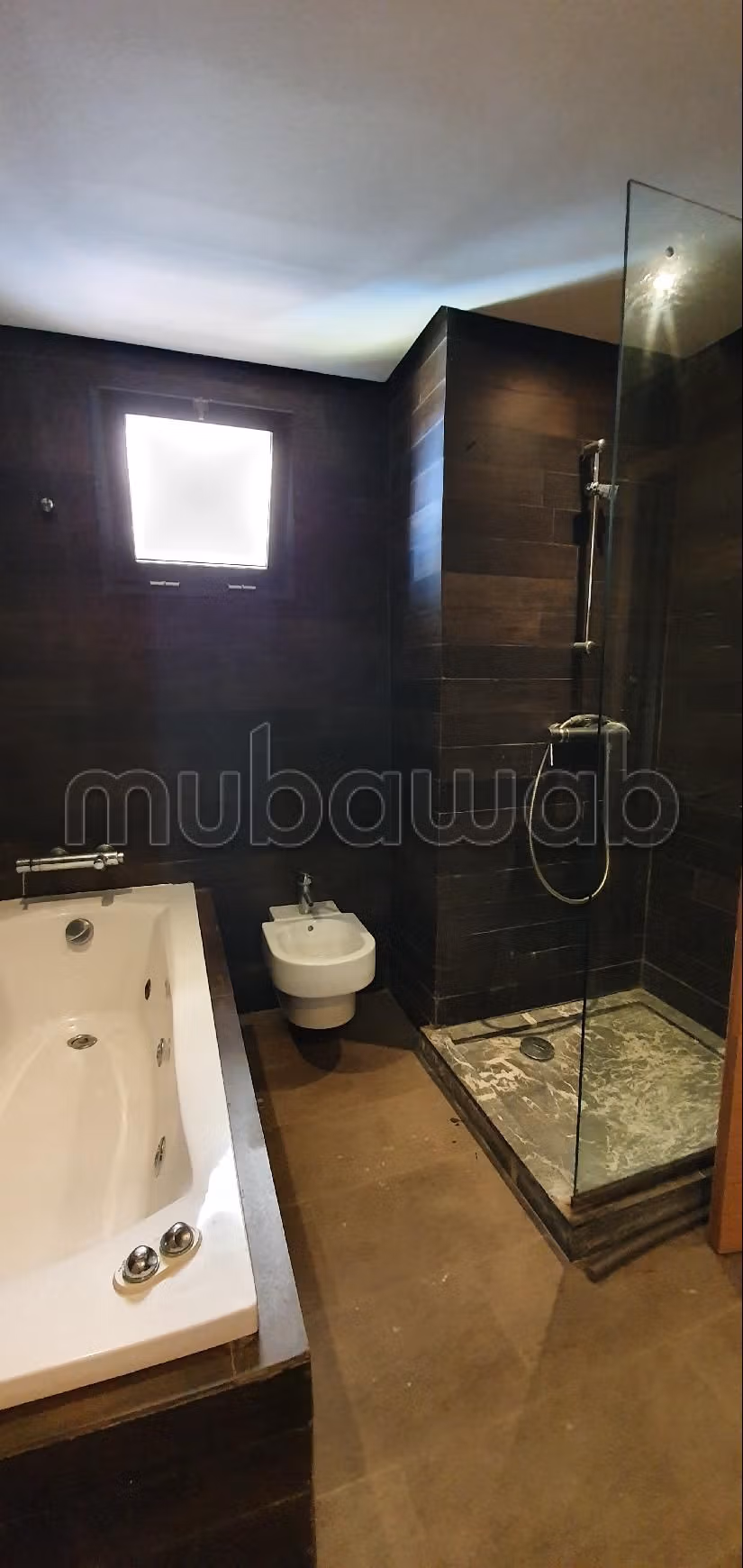 Villa's en luxe woningen te huur in Ain Diab Extension. 4 Slaapkamers. Uitzicht op zee, verwarming. 