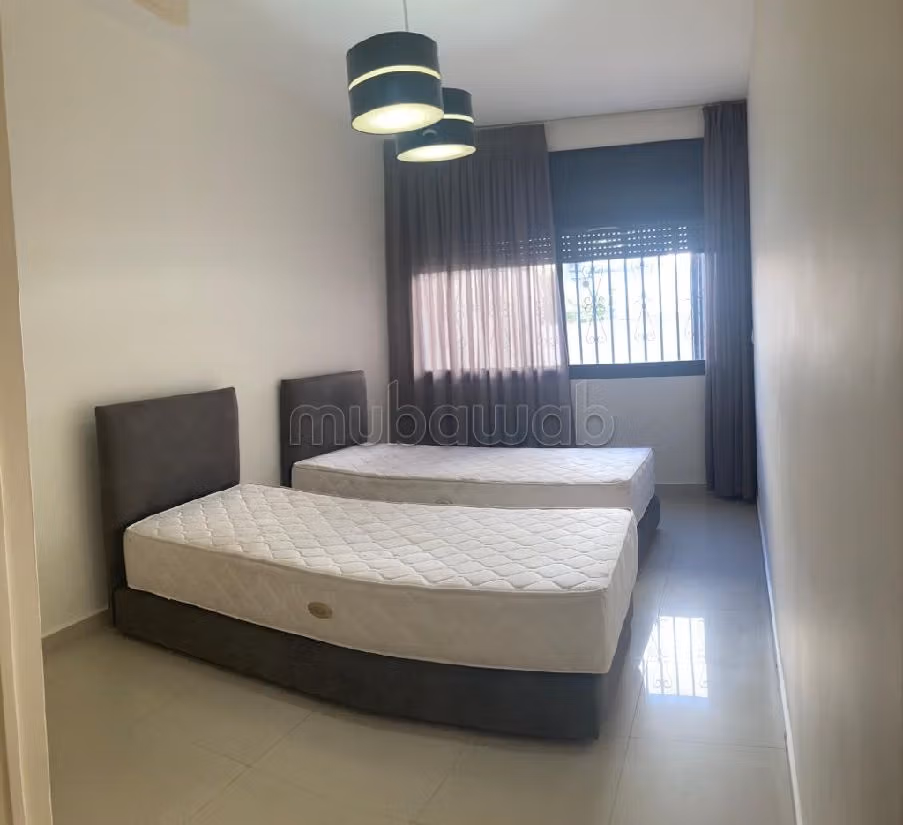 Rent an apartment in Racine. Area of 200 m². Storage unit