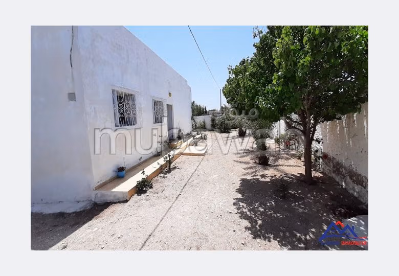 فيلا فاخرة للإيجار بالصويرة. المساحة الإجمالية 400 م². شرفة. 