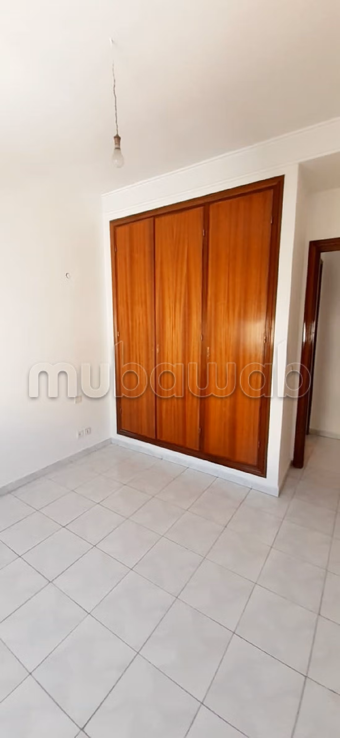 Vendita di uno splendido appartamento a Les Hôpitaux. 3 belle camere da letto. Ascensore e terrazzo