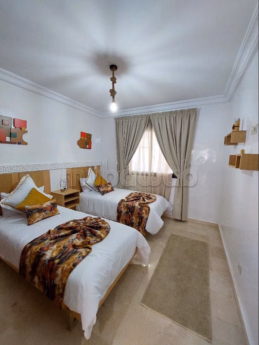 Splendido appartamento in vendita a Hay Mohammadi. 2 camere. Salone in stile marocchino e antenna parabolica. 