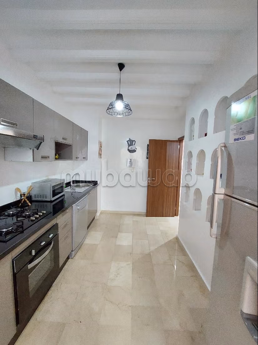 Splendido appartamento in vendita a Hay Mohammadi. 2 camere. Salone in stile marocchino e antenna parabolica. 