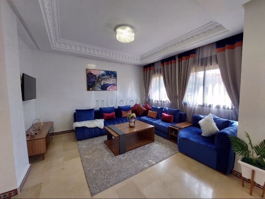 Splendido appartamento in vendita a Hay Mohammadi. 2 camere. Salone in stile marocchino e antenna parabolica. 