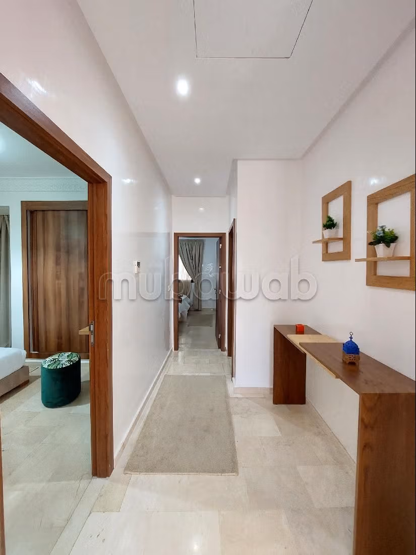 Splendido appartamento in vendita a Hay Mohammadi. 2 camere. Salone in stile marocchino e antenna parabolica. 