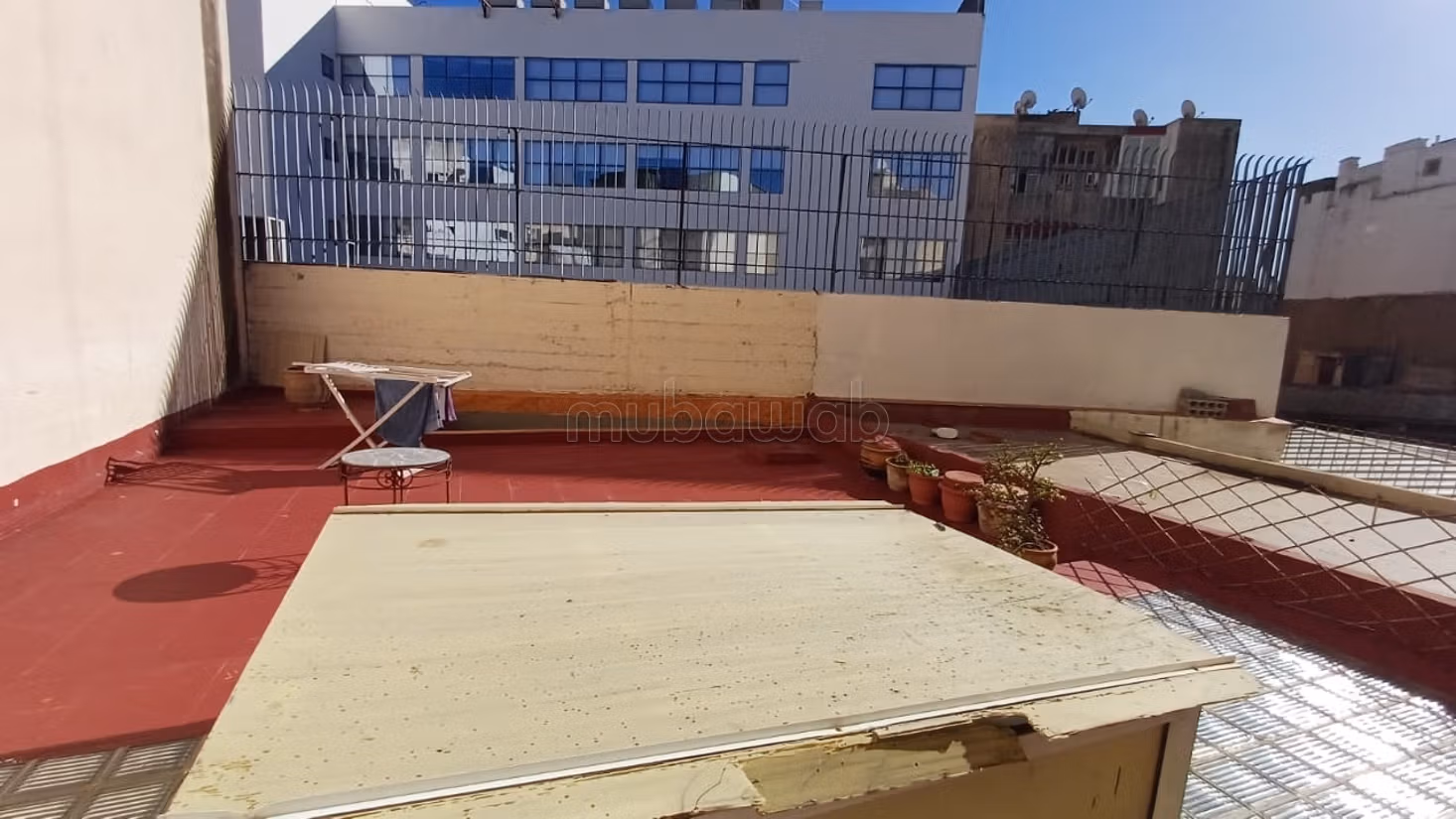 Apt à vendre au centre ville a 300 m du quartier derb Omar, — 4