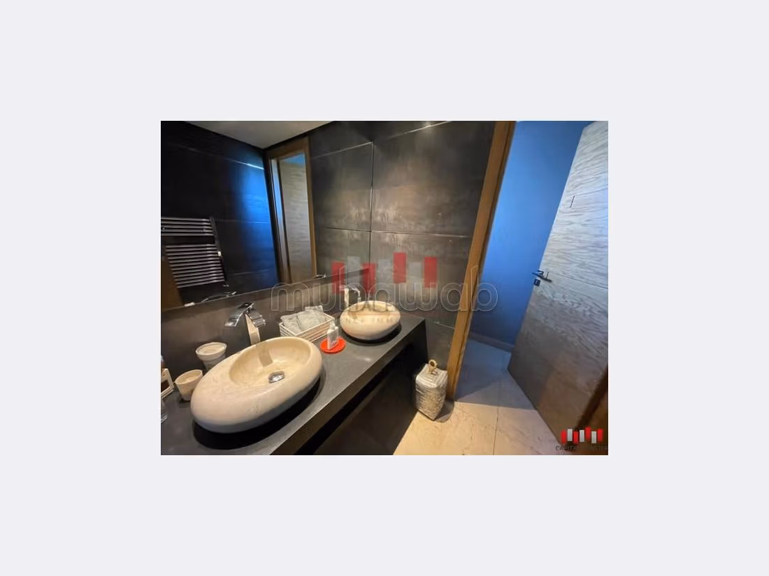 Magnificent villa for rent in Californie. 4 Small room. Garage and terrace. 