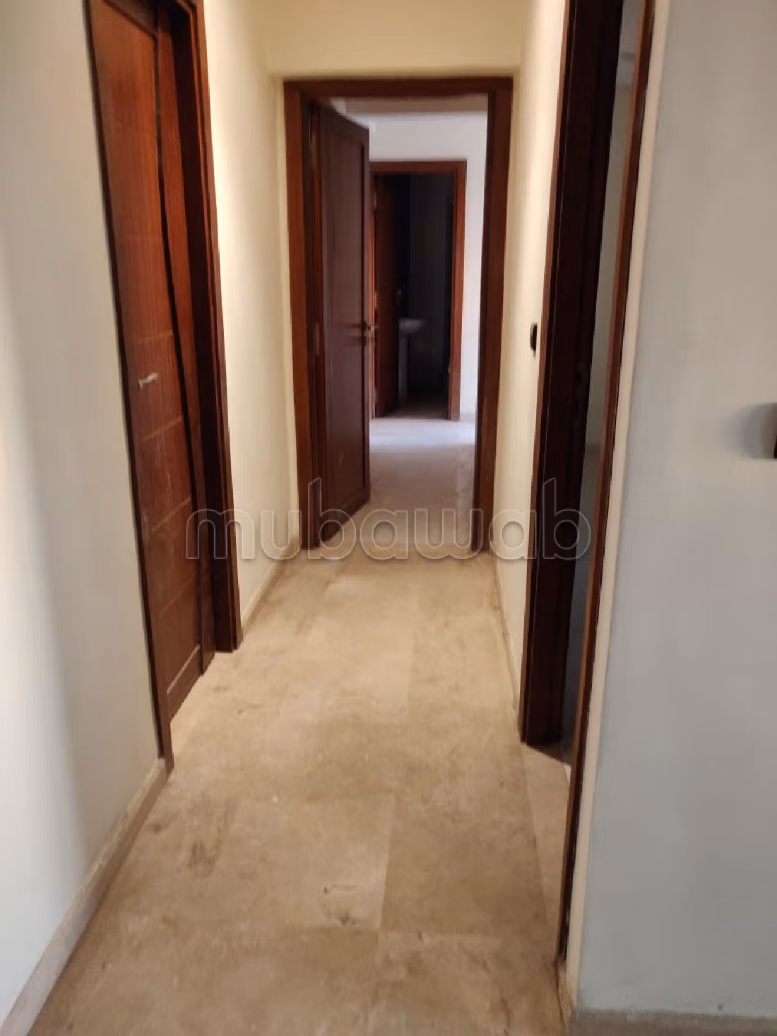 شقة للشراء ب النزهة. 3 غرف. مكان وقوف السيارات وشرفة. 