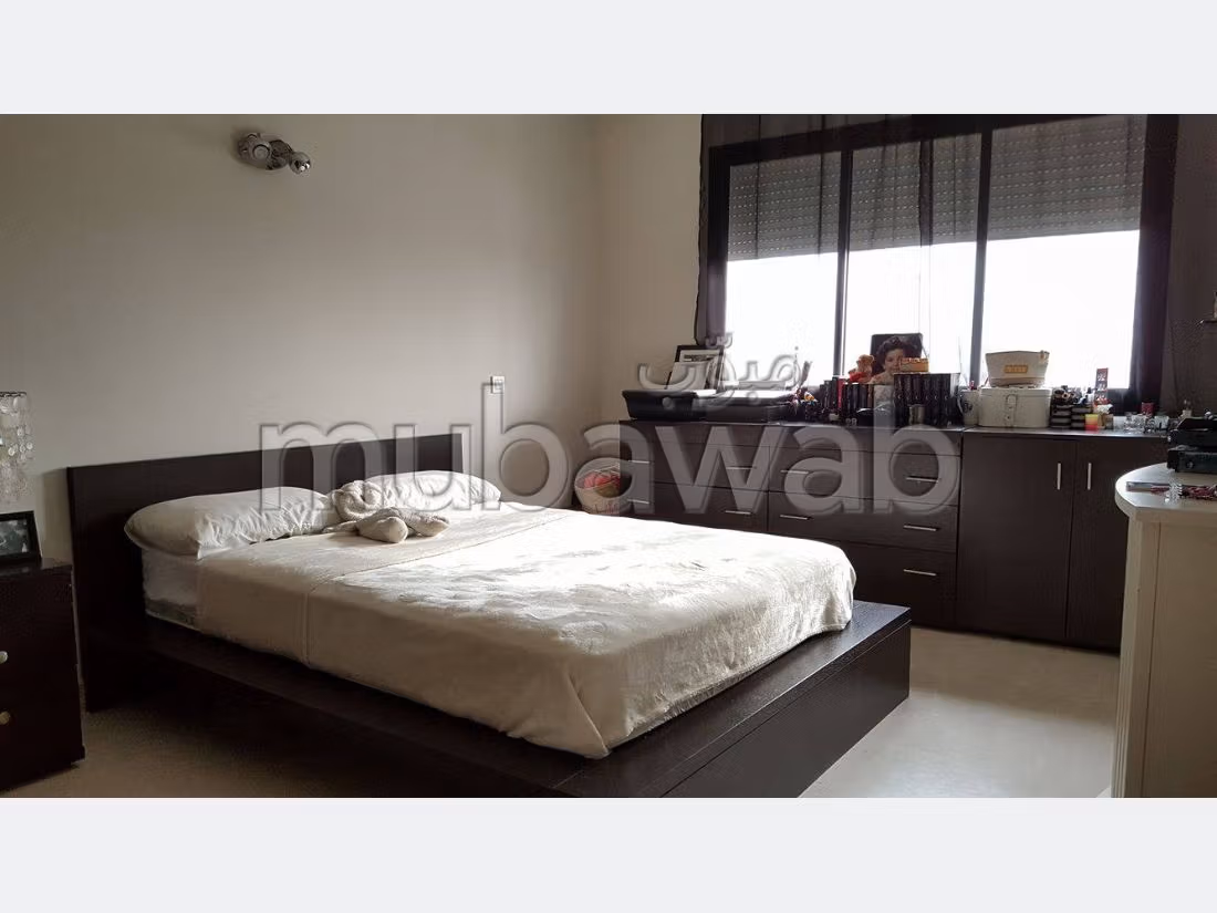 Piso en venta. 5 Salas. Jardín privado, sin ascensor. 