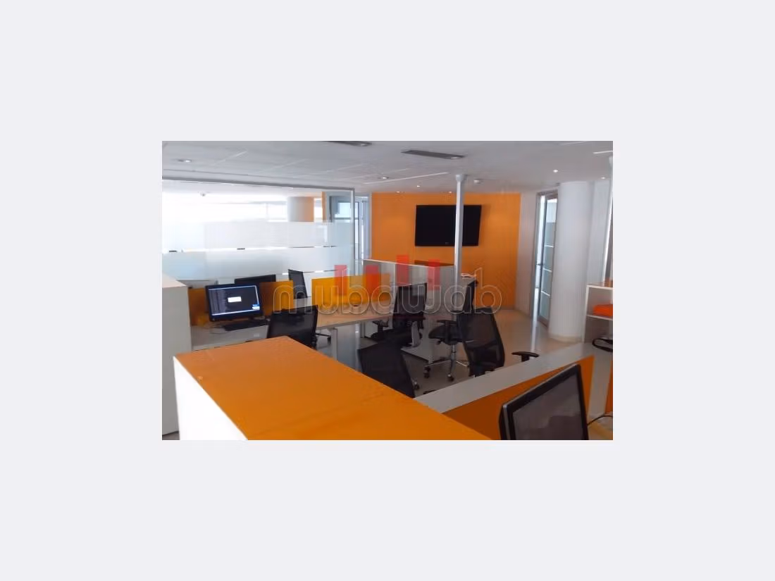 Kantoorruimte om te kopen in Palmier. Oppervlakte 1928 m². Airconditioning. 