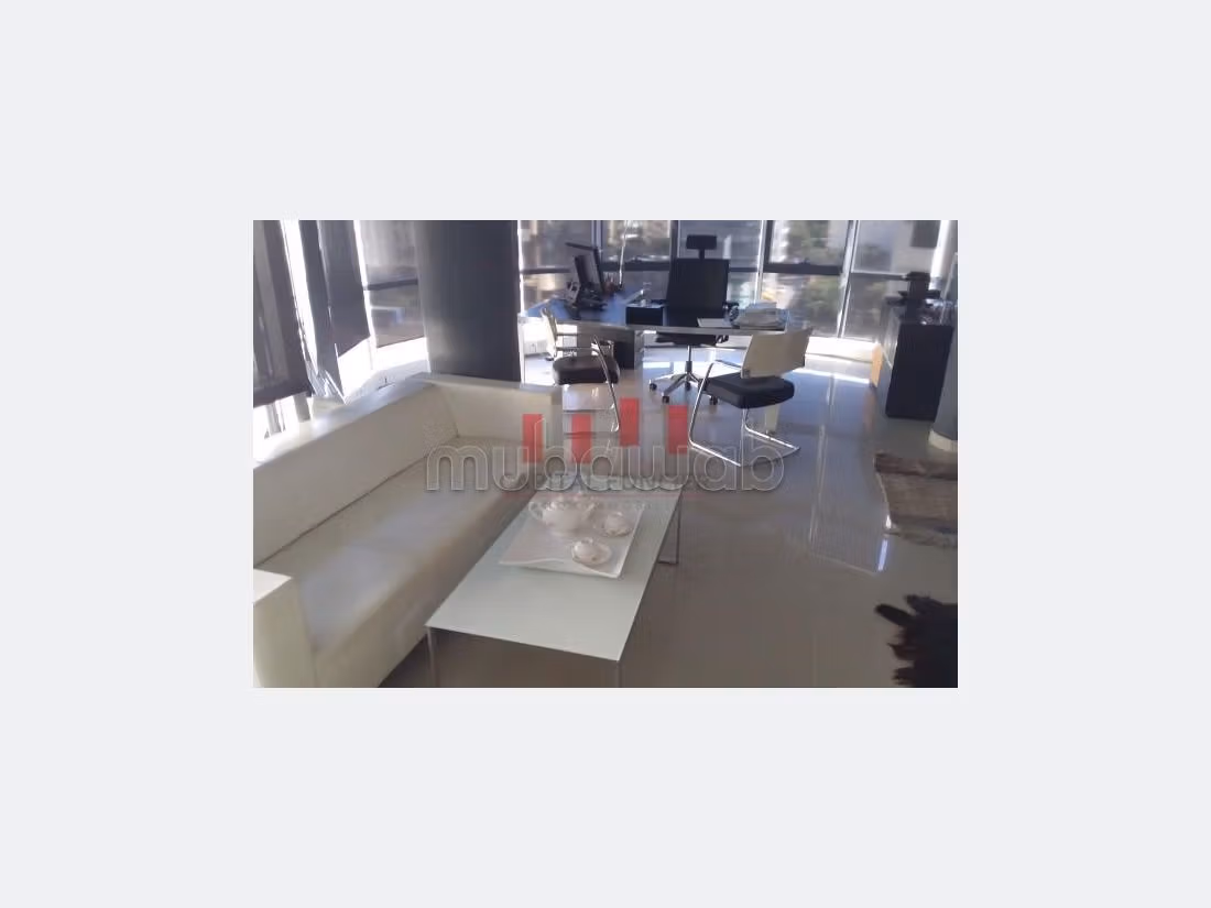 Kantoorruimte om te kopen in Palmier. Oppervlakte 1928 m². Airconditioning. 