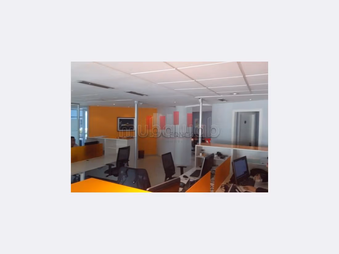 Kantoorruimte om te kopen in Palmier. Oppervlakte 1928 m². Airconditioning. 