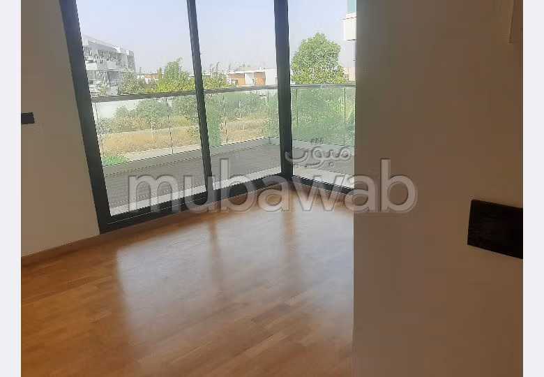 شقة رائعة للبيع ببوسكورة. المساحة الكلية 175 م². خدمات الكونسياج ، و تكييف الهواء. 