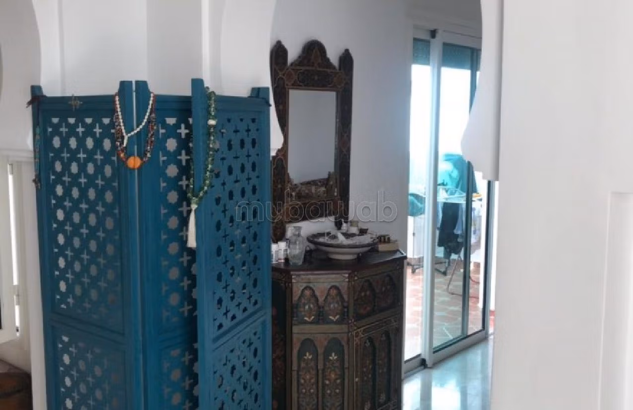 Villa de alto standing en venta en Centre. Gran superficie 285 m². Plazas de parking y bonito jardín. 