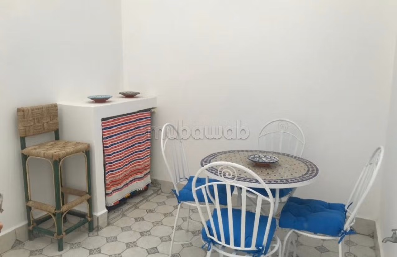 Villa de alto standing en venta en Centre. Gran superficie 285 m². Plazas de parking y bonito jardín. 