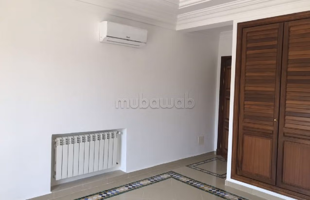 Villa a louer avec pisicine quartier residentiel tanger