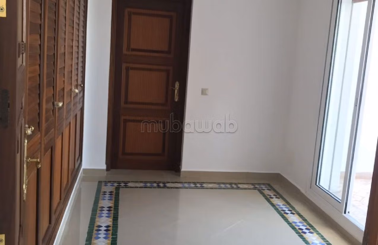 Villa a louer avec pisicine quartier residentiel tanger