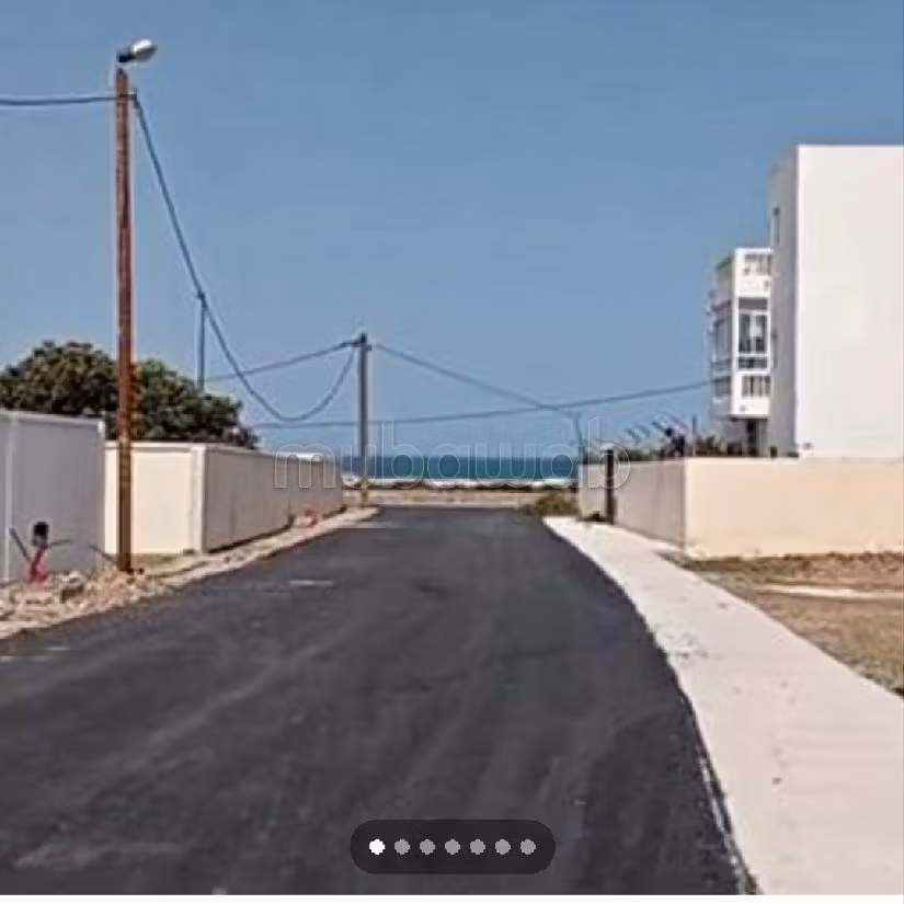 أرض ممتازة للبيع بهوارة . المساحة 283 م².