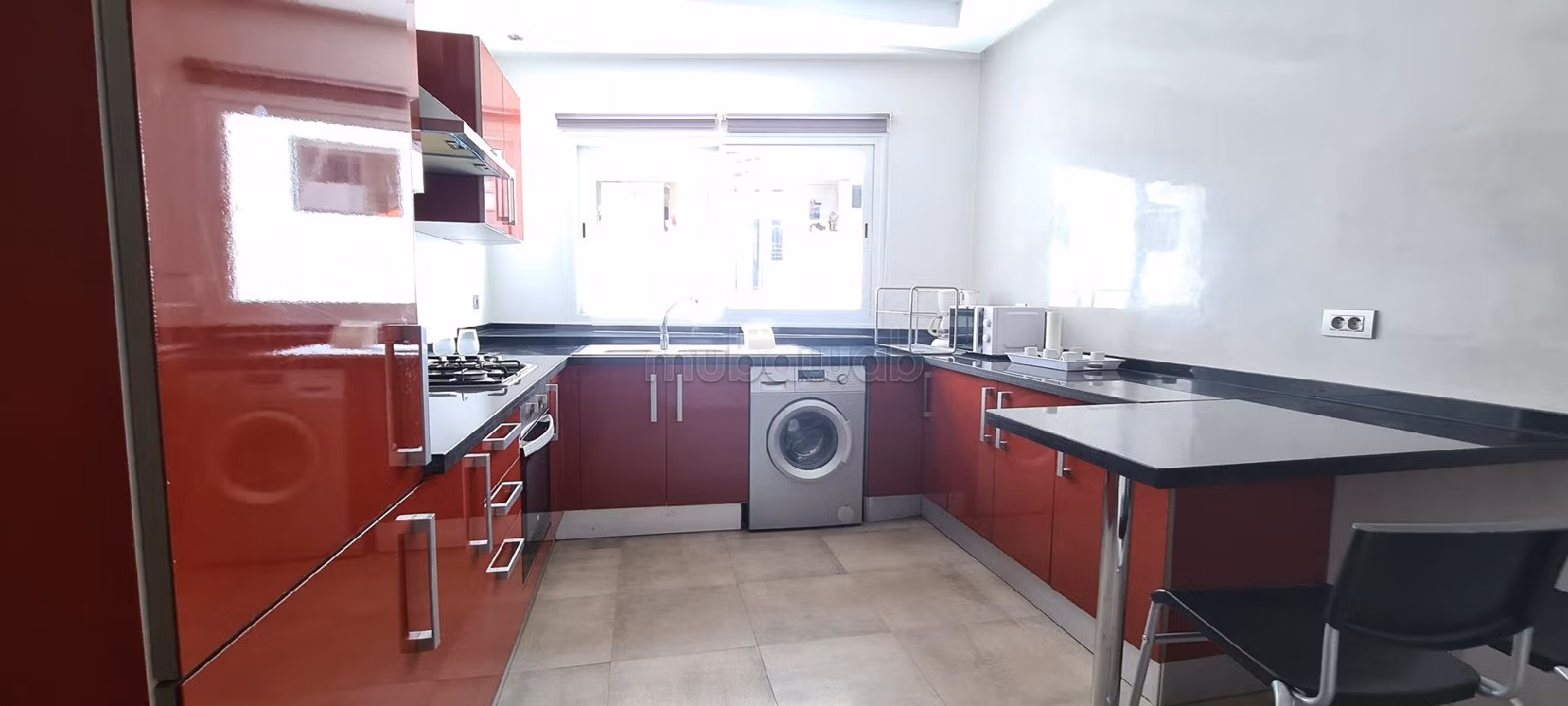 شقة للإيجار براسين. المساحة 160 م². مفروشة