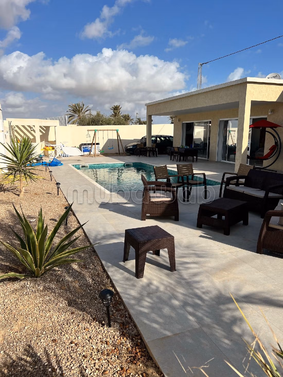 فيلا ممتازة للبيع ب جربة. المساحة الكلية 159 م². مفروشة. 