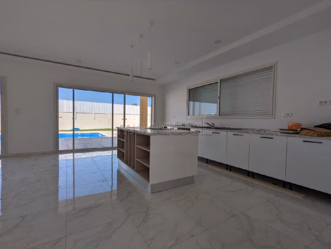 فيلا ممتازة للبيع ب جربة. المساحة الكلية 159 م². مفروشة. 